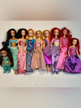 lot of 10 Disney Princess dolls